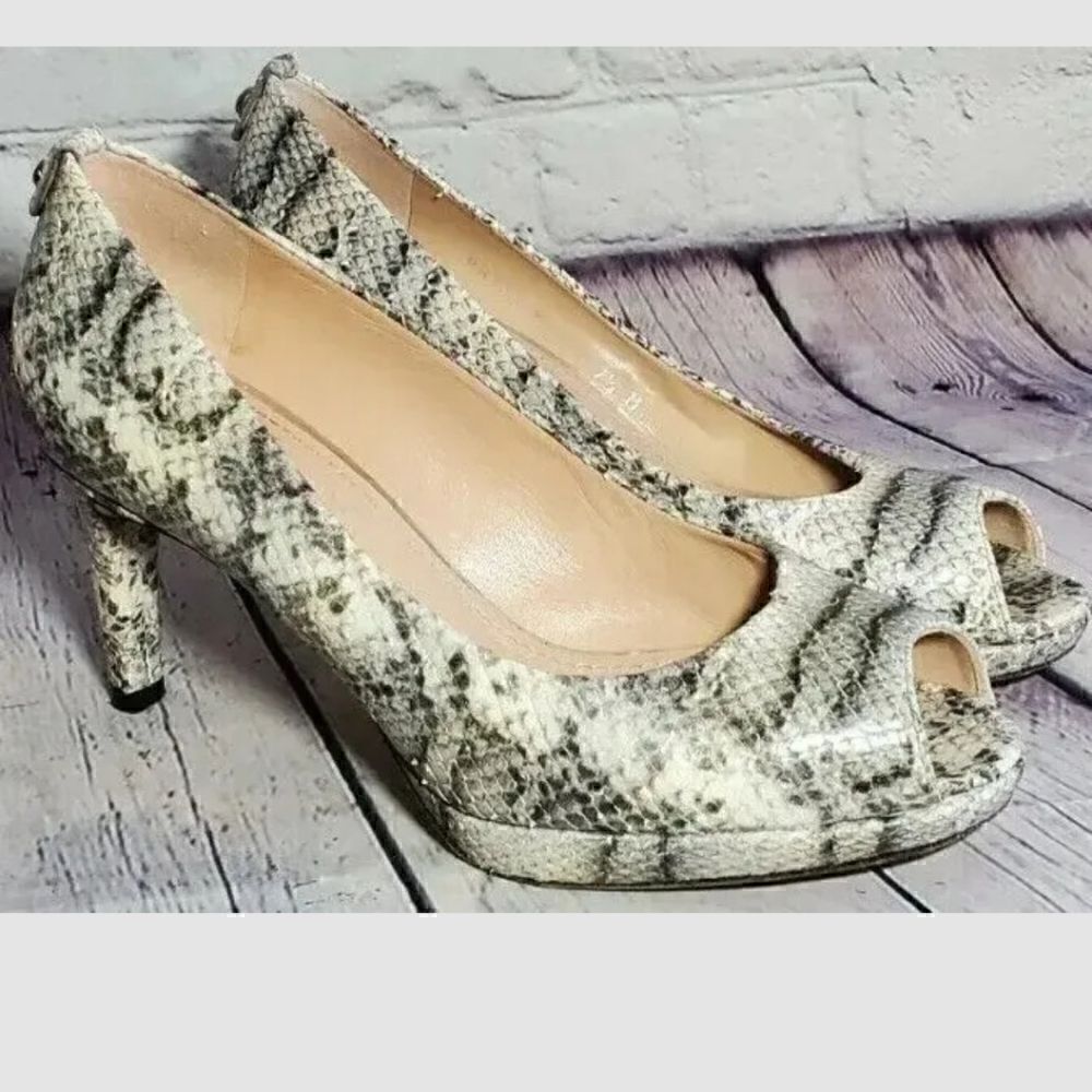 Stuart Weitzman "Plainfield" Gray Snake Embossed Leather Peeptoe Pumps 7.5 $365